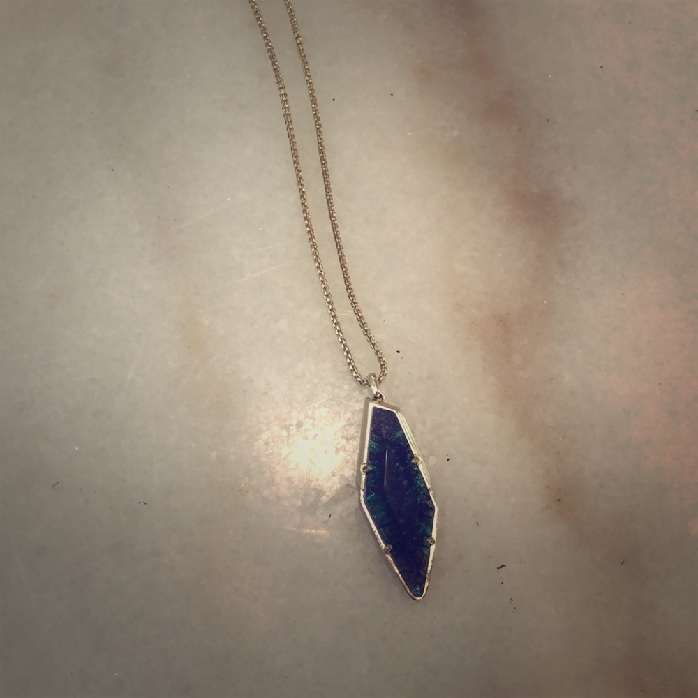 Kendra Scott necklace